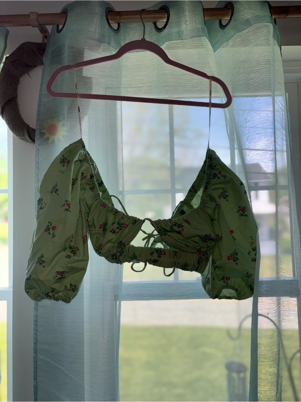 Forever 21 Light Green Floral Tie-Front Crop Top